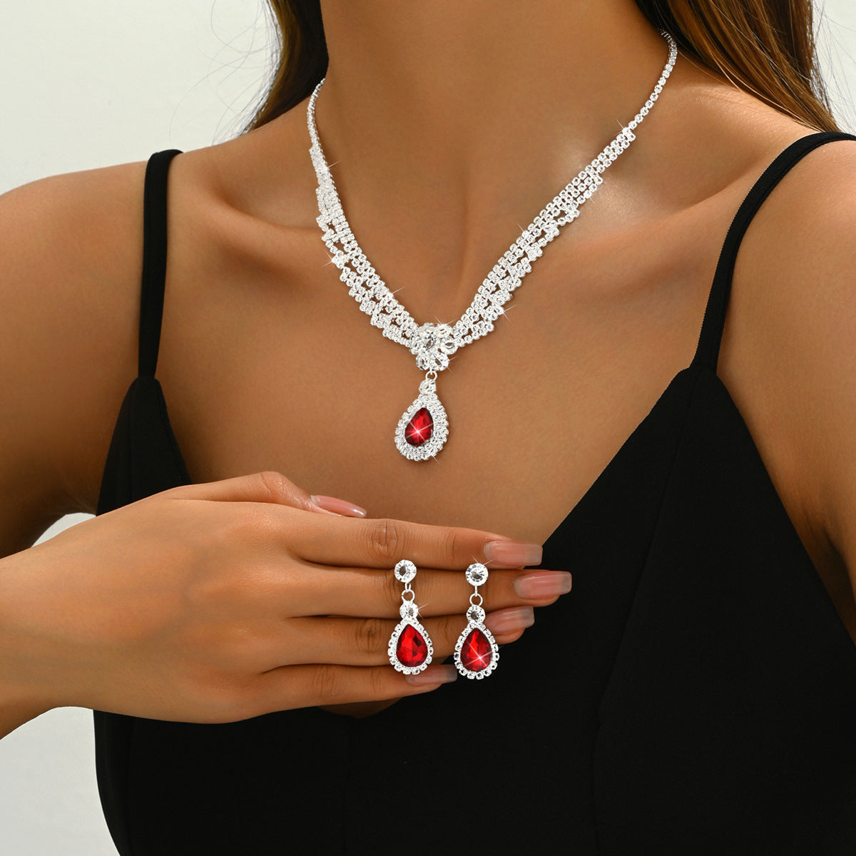 Teardrop Emerald Necklace & Earrings Set ⭐4.5