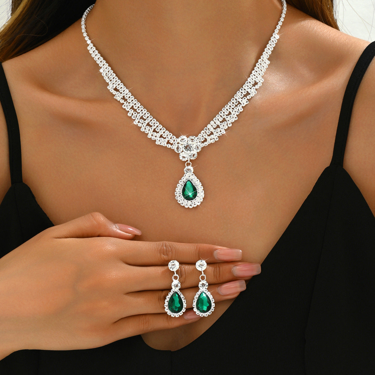 Teardrop Emerald Necklace & Earrings Set ⭐4.5