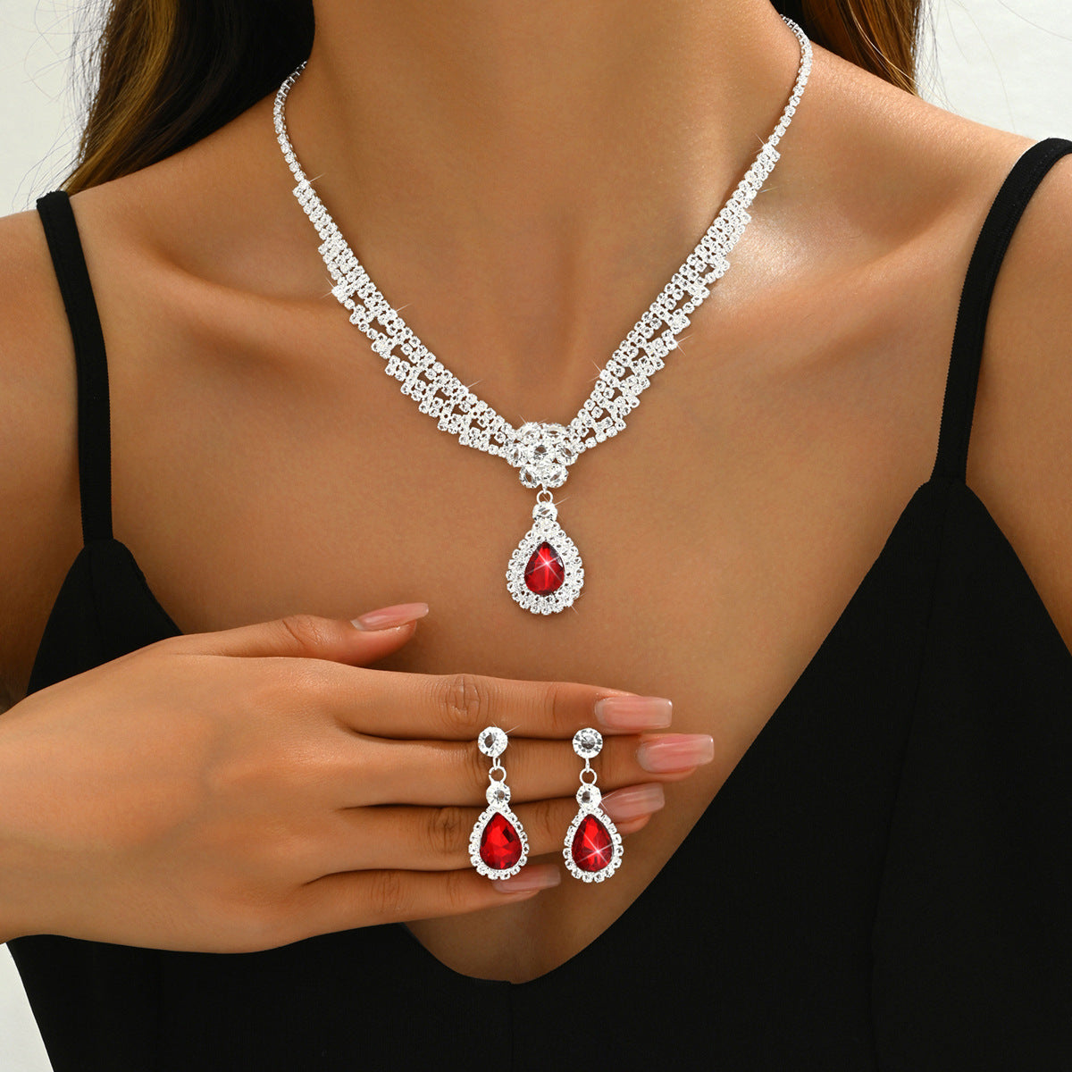 Teardrop Emerald Necklace & Earrings Set ⭐4.5