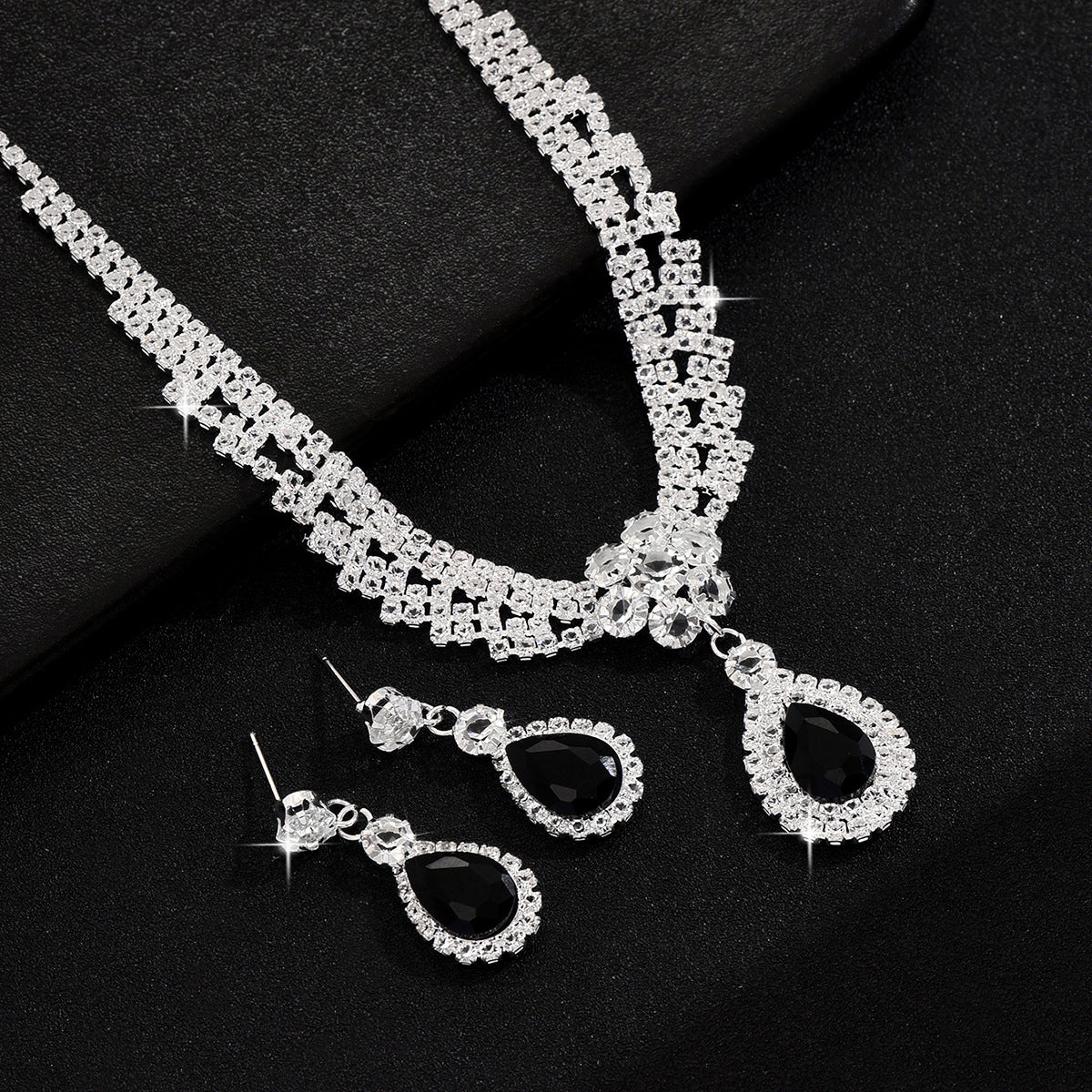 Teardrop Emerald Necklace & Earrings Set ⭐4.5