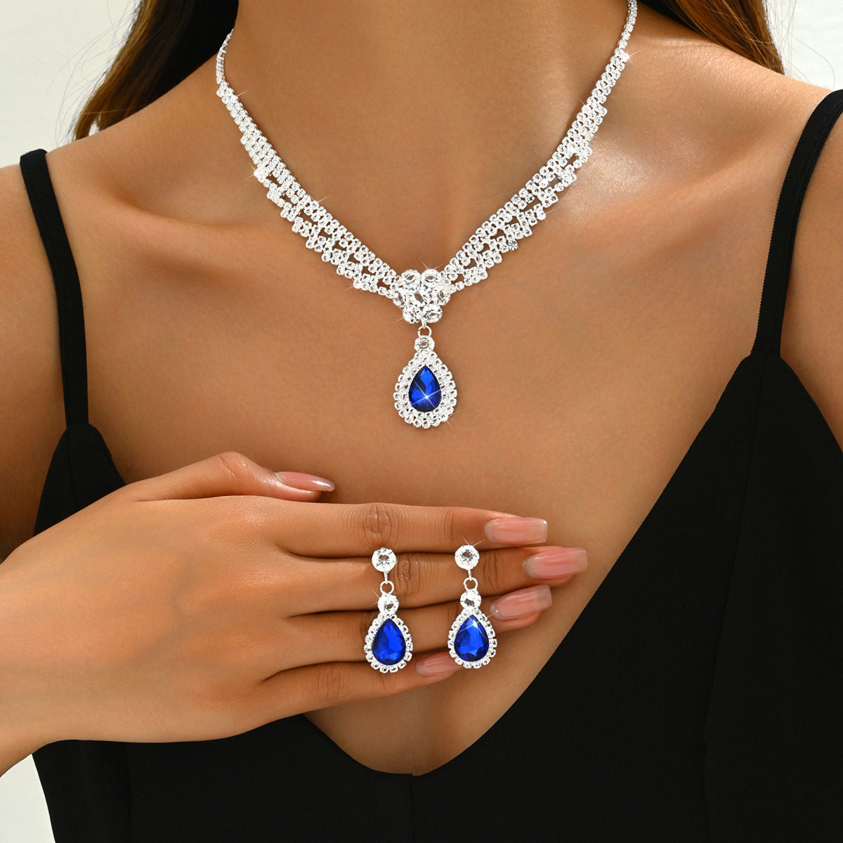 Teardrop Emerald Necklace & Earrings Set ⭐4.5